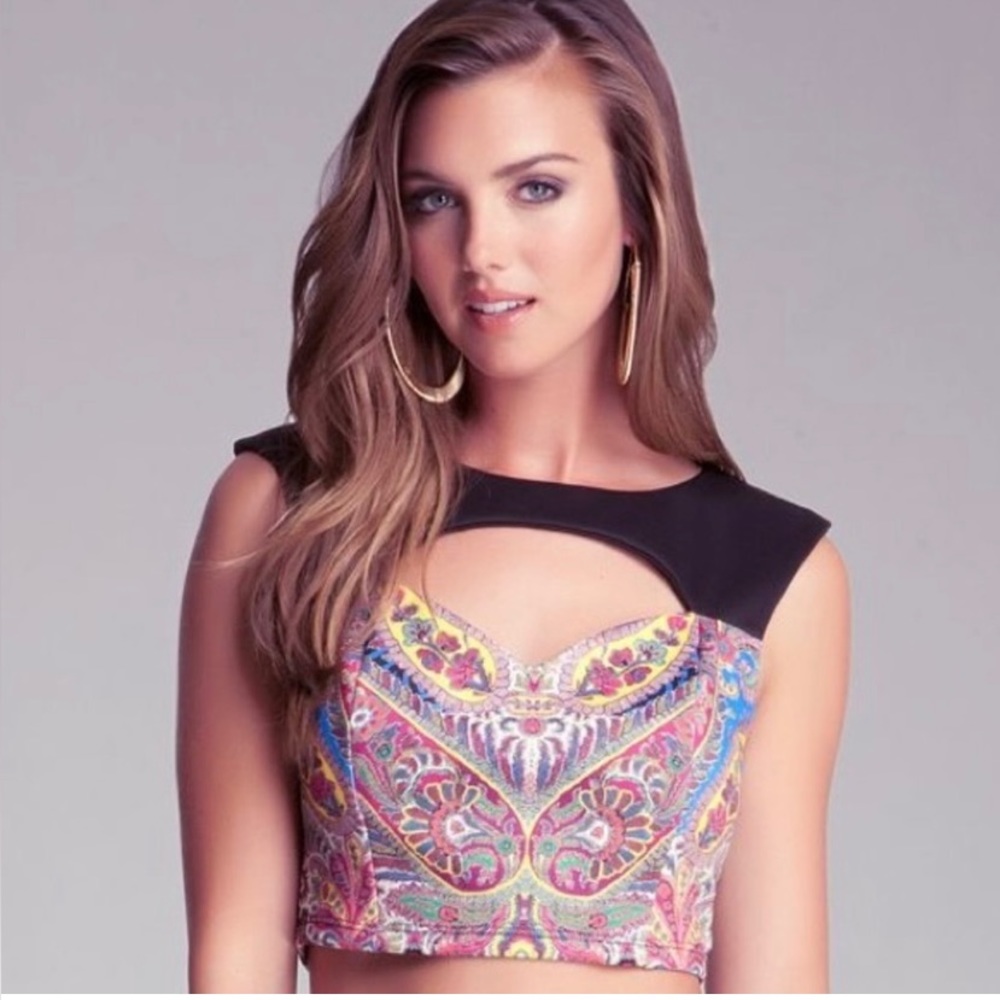 Bebe size XS Deja Vu Paisley crop top